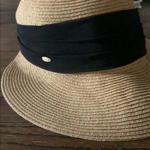 Straw hat - Picture 4 of 4